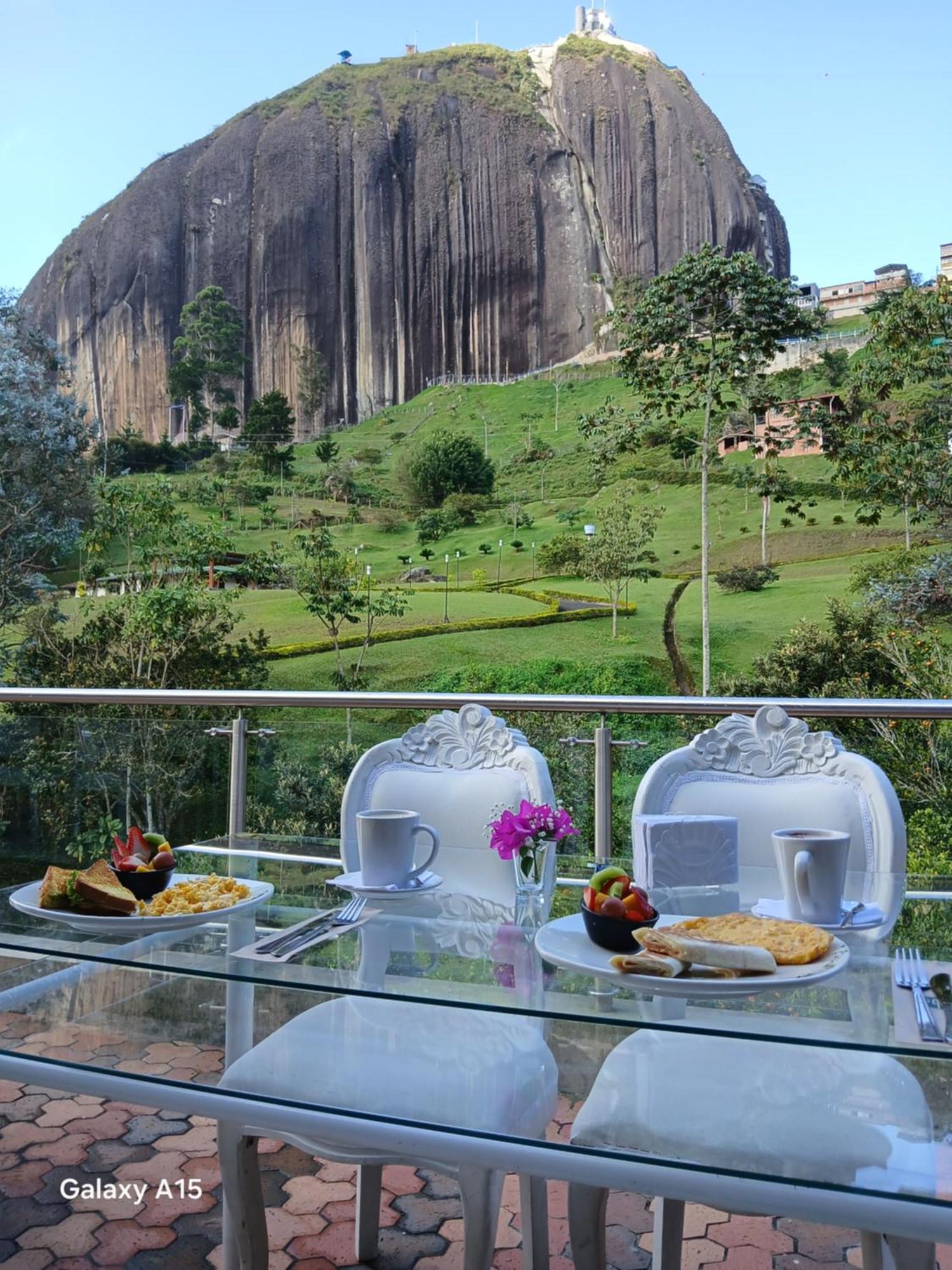 Piedra Del Penol Hotel Guatape Luaran gambar